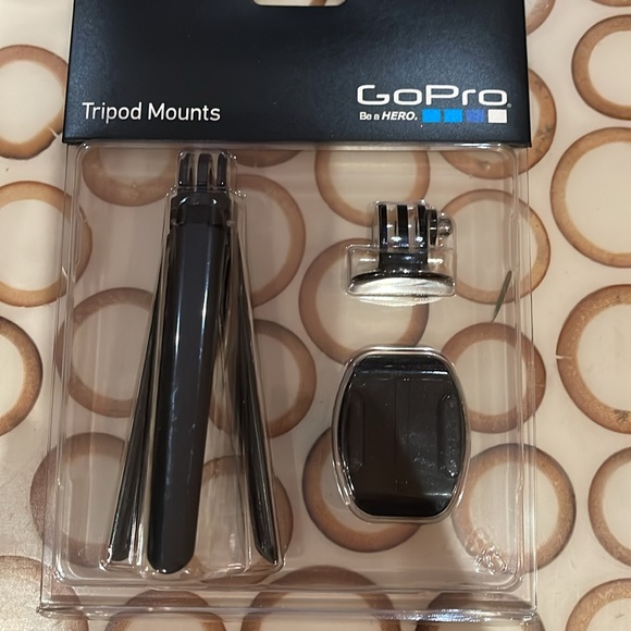 GoPro Hero 4 Session Waterproof with Tripod Mounts - Picture 7 of 9